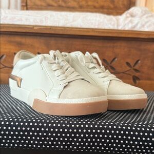 Women's Cream Sneakers with Gold Accent